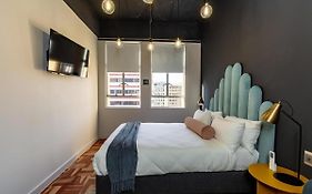 Black Brick Foreshore Studio Apartment